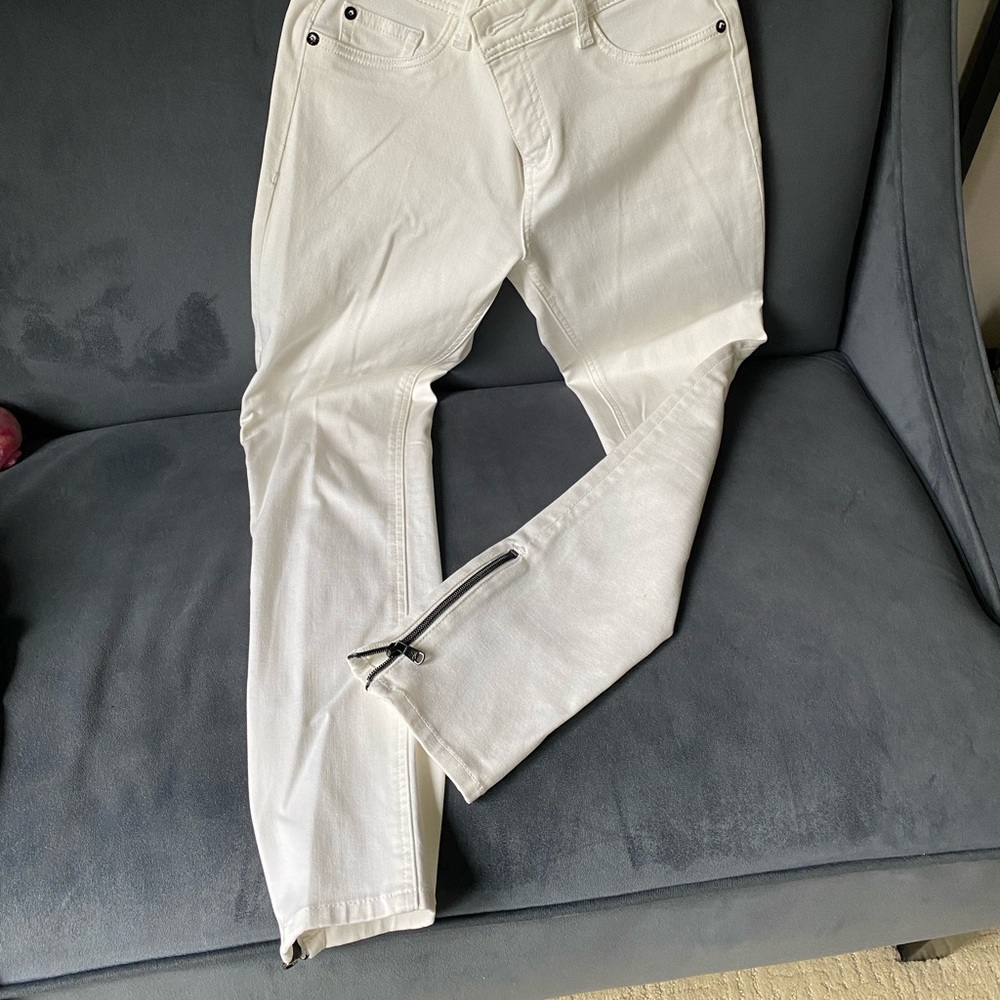 White jeans with zip crop detail